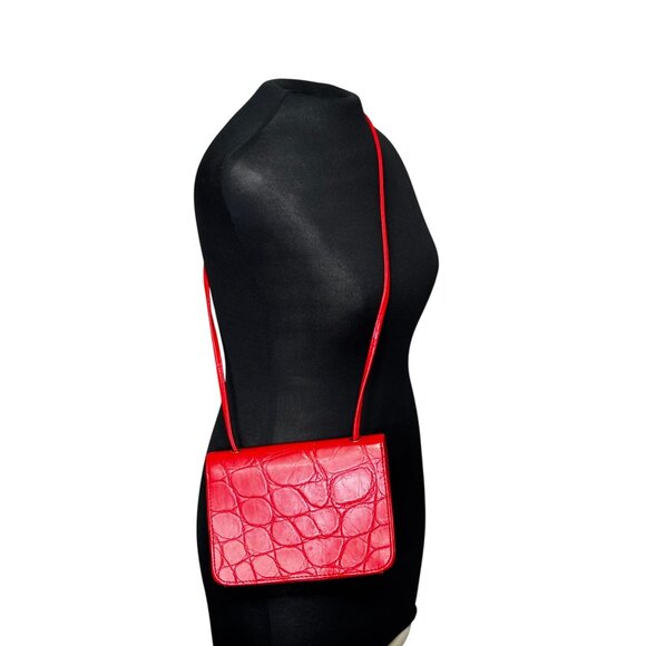 Red Faux Crocodile Embossed Shoulder Crossbody Bag With Gold Clasp By Ponte - Picture 2 of 13
